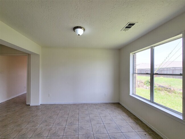 Building Photo - 3307 Pine Dust Ln