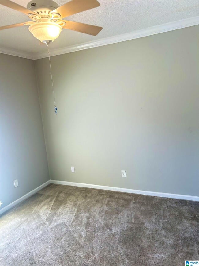 Building Photo - 2212 Ascot Ln