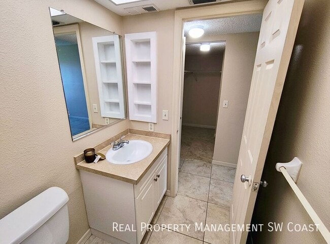 Building Photo - 12471 McGregor Blvd