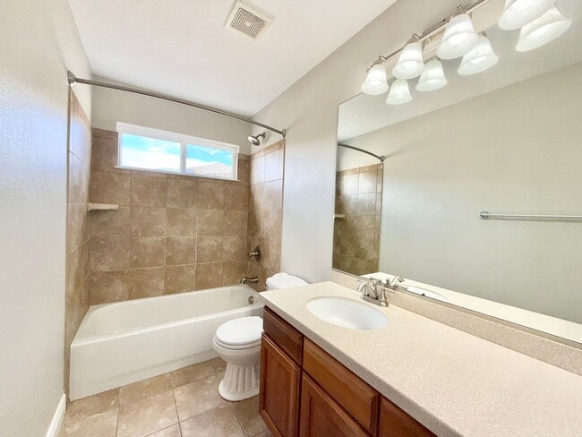 Building Photo - WELCOME HOME!