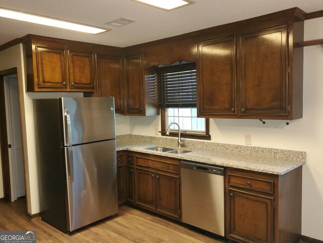 Building Photo - 1331 2nd St