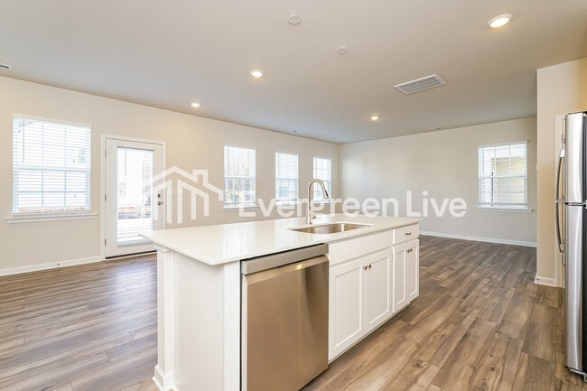 Building Photo - 828 Pear Blossom Ct