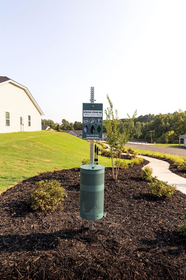 Building Photo - 1003 Magnificent Way