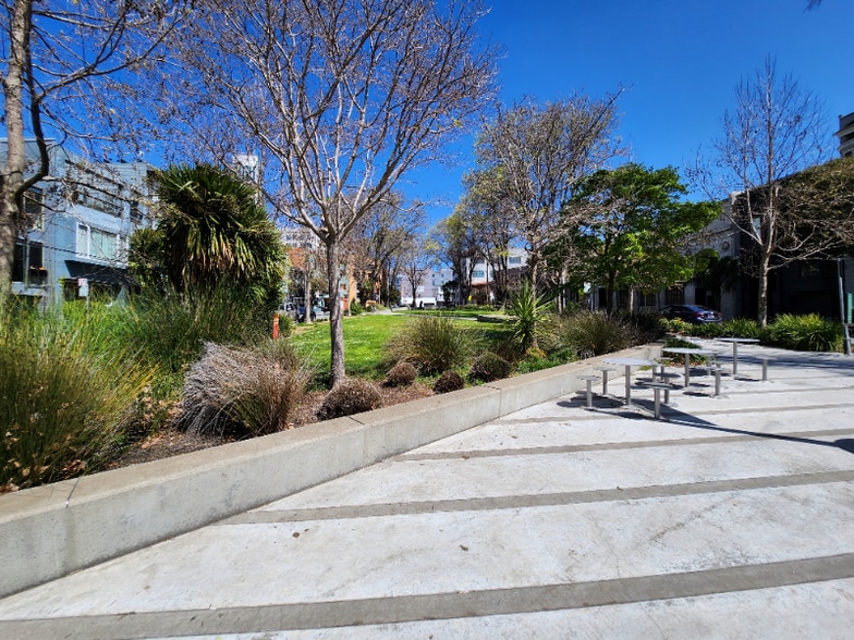 Building Photo - 414 Bryant St