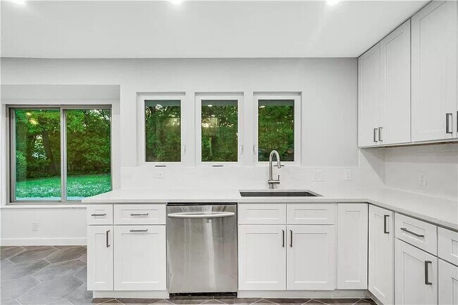 Building Photo - 8506 Millway Dr