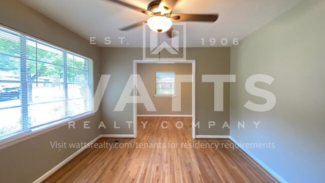 Building Photo - Comfortable 3 Bedroom/1 Bath Home in Fores...