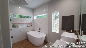 Building Photo - 9810 Park Dr