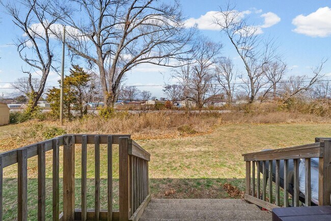 Building Photo - 111 Tandy Dr