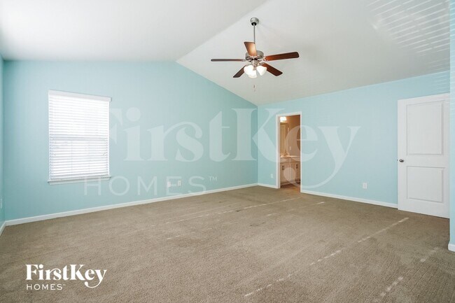 Building Photo - 1400 Glenwater Dr