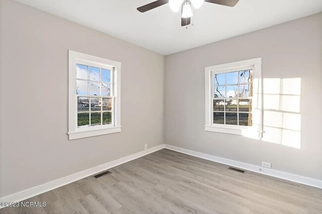 Building Photo - 2-bedroom, 1-bath cottage in the heart of Turkey, NC