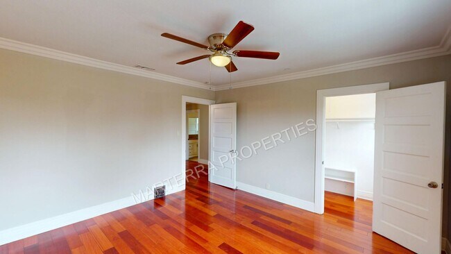 Building Photo - Charming 4-Bedroom Home in Wilshire Park HPOZ – Private Decks, Backyard & Garage!