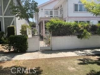 Primary Photo - 428 N Hollywood Way