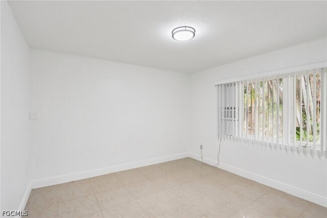 Building Photo - 89 Cabana Ave
