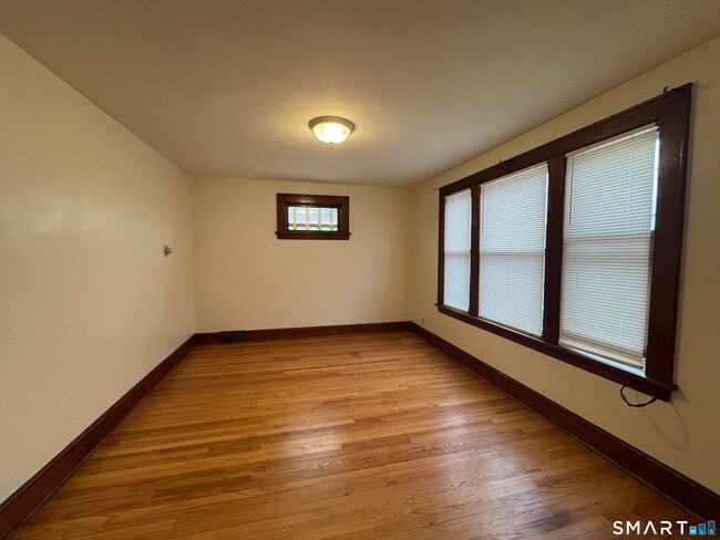 Building Photo - 120 Burritt Ave