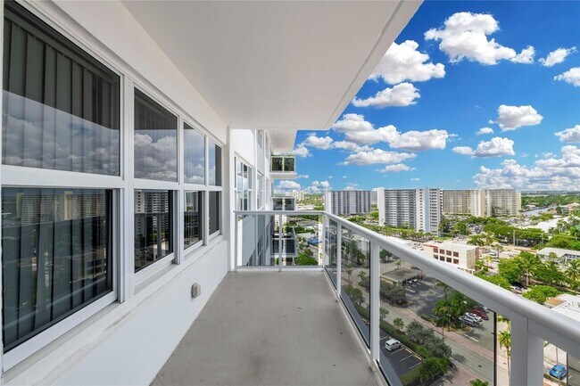 Building Photo - 3700 Galt Ocean Dr