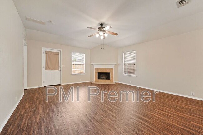 Building Photo - 8420 Silverbell Ln