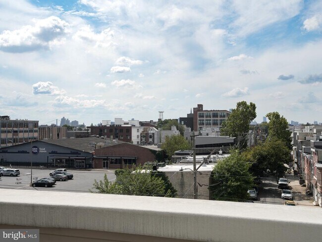 Building Photo - 2123 E Lehigh Ave