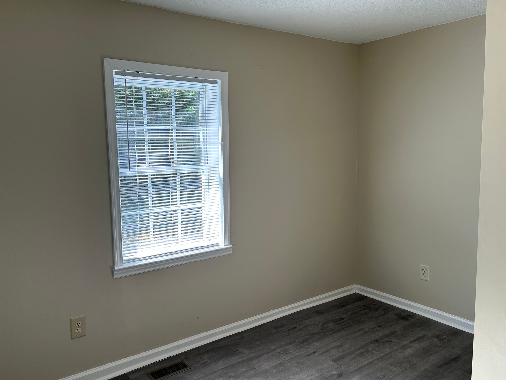 Bedroom #2 - 522 Lee St