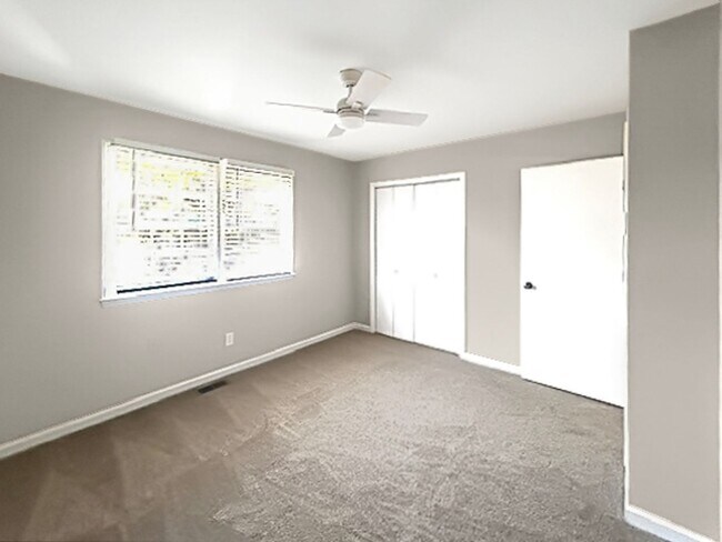 Building Photo - 1312 Athens Dr