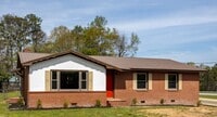Building Photo - Move in Ready!!3 Bedroom 2 Bath Home in Lee County--Moved in Special!!