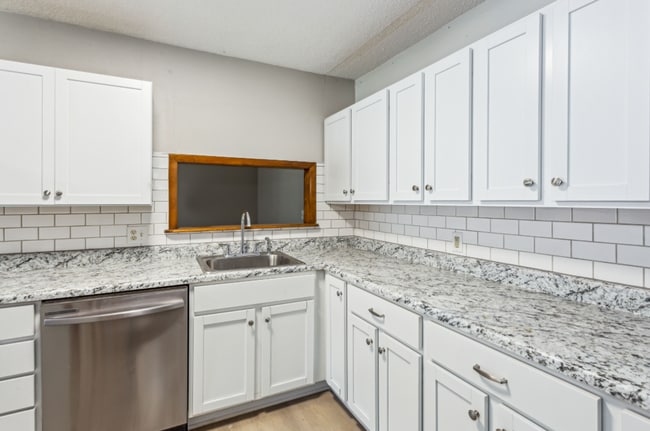 Building Photo - Beautiful 3 Bedroom 1 Bath Home