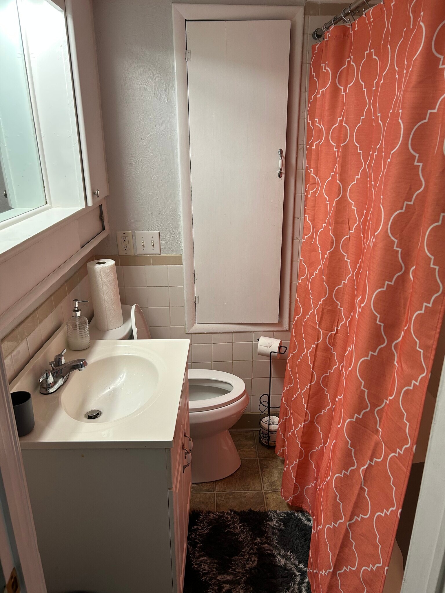 Building Photo - 405 1st St