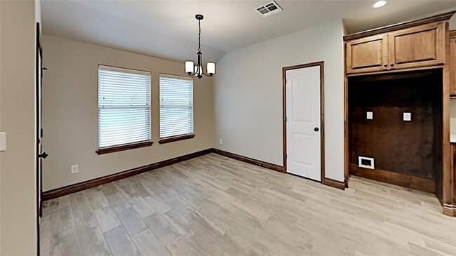 Building Photo - 7025 Hidden Trail Ln
