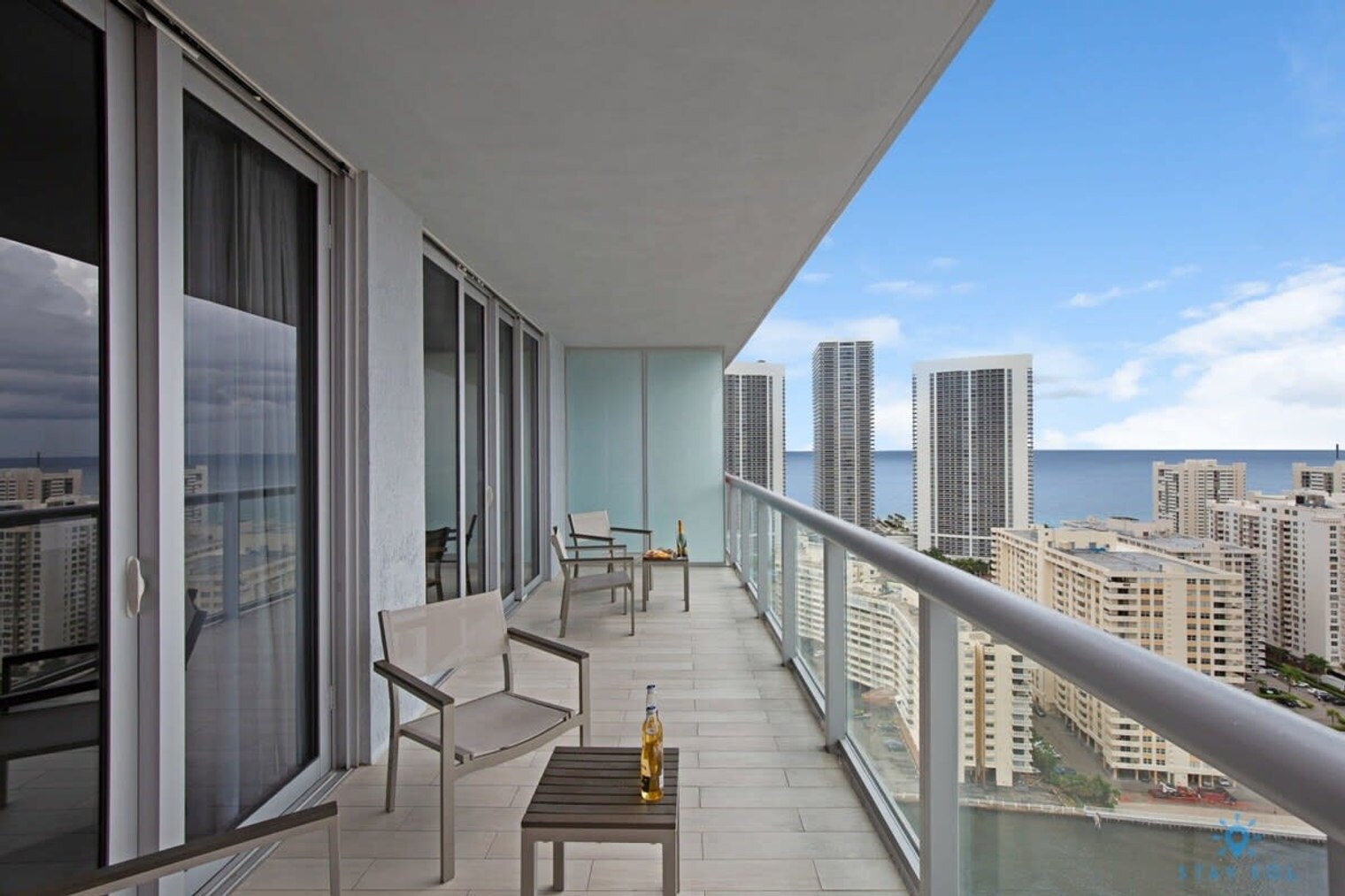 Building Photo - 2602 E Hallandale Beach Blvd