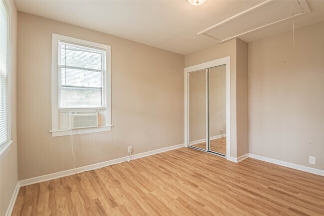 Building Photo - 203 Beatrice