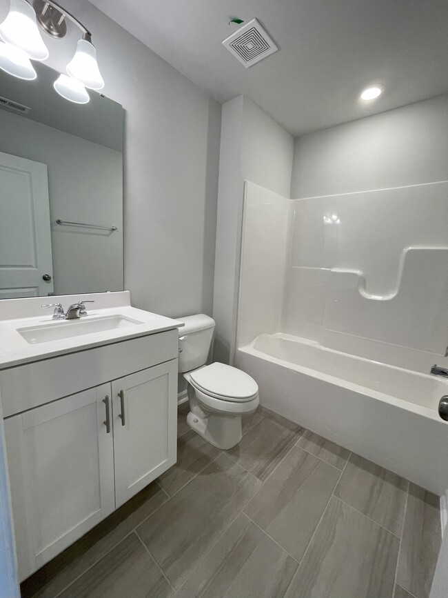 Bathroom Level 1 - 3024 Castle Loch Ln