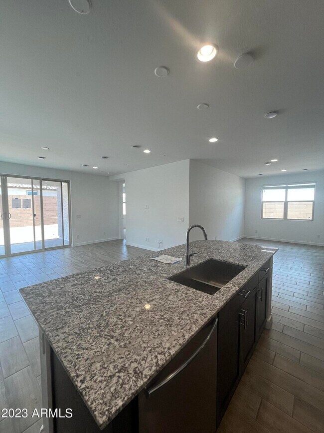 Building Photo - 11148 W Parkway Dr