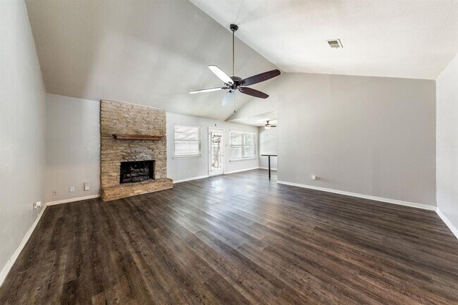 Building Photo - 1202 Wroxton Way