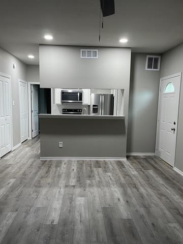 Building Photo - 220 Samuel Blvd