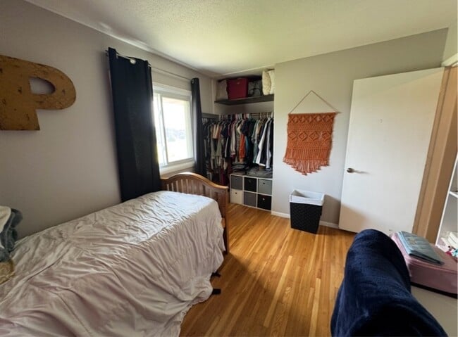 Building Photo - 8370 Hillside Trail S