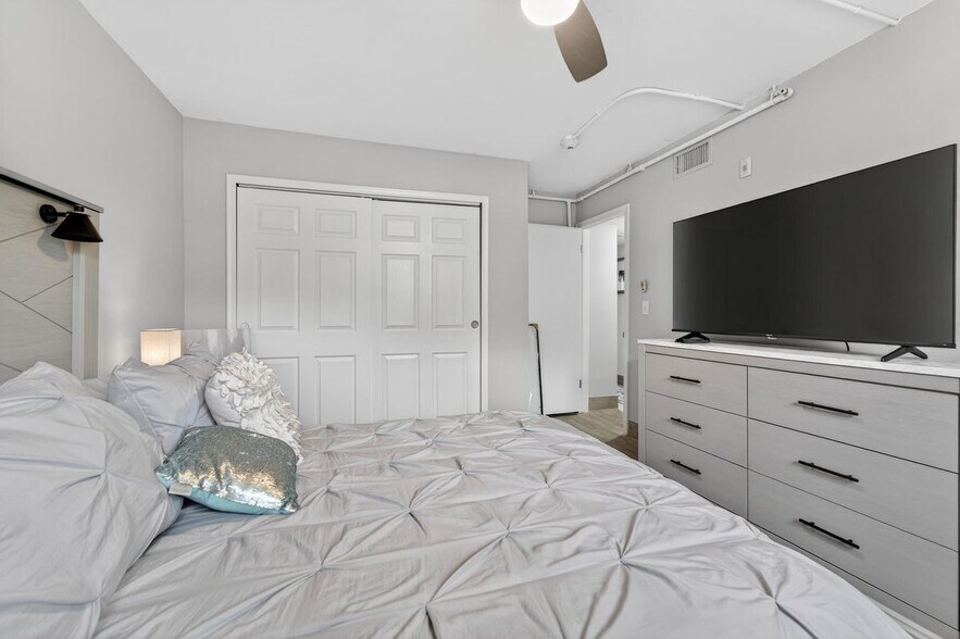 Building Photo - 801 Andrews Ave