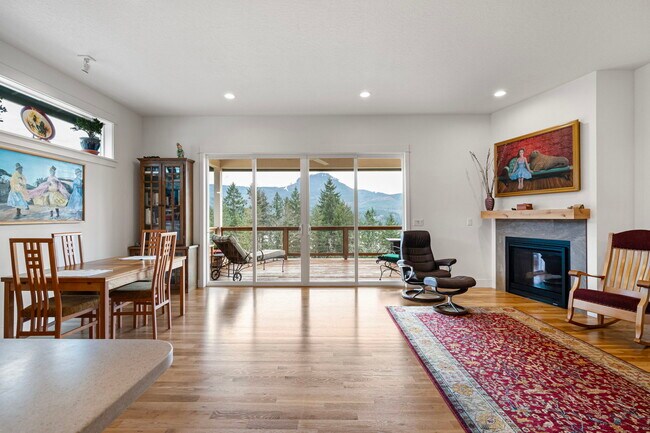 Building Photo - 530 Sunridge Ln