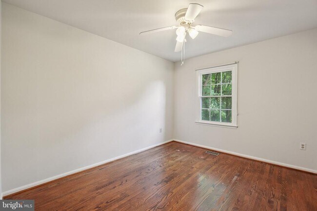 Building Photo - 7801 Byrds Nest Pass