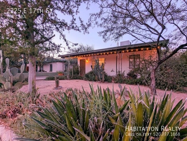 Building Photo - 2225 E 17th St