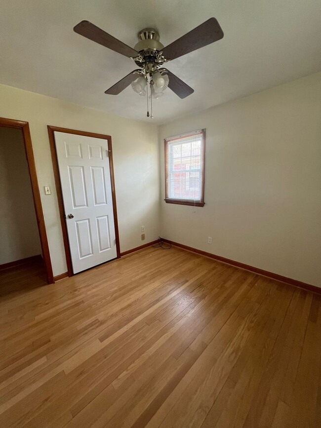 Building Photo - Solid ranch home