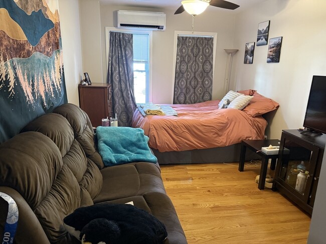 Building Photo - 16 Hudson St