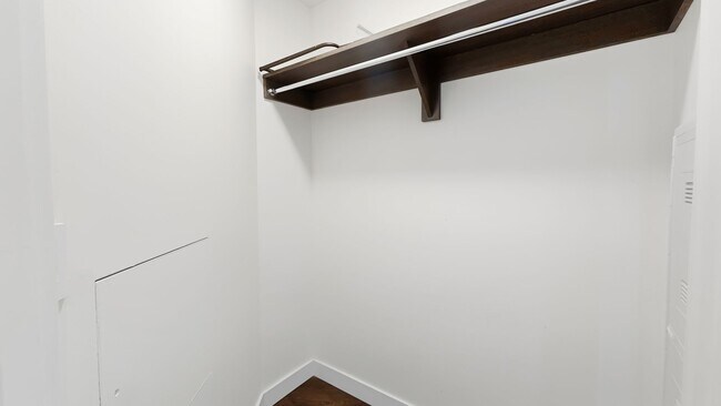 Building Photo - Luxury 1 Bed • 1 Bath at Spire Condominiums