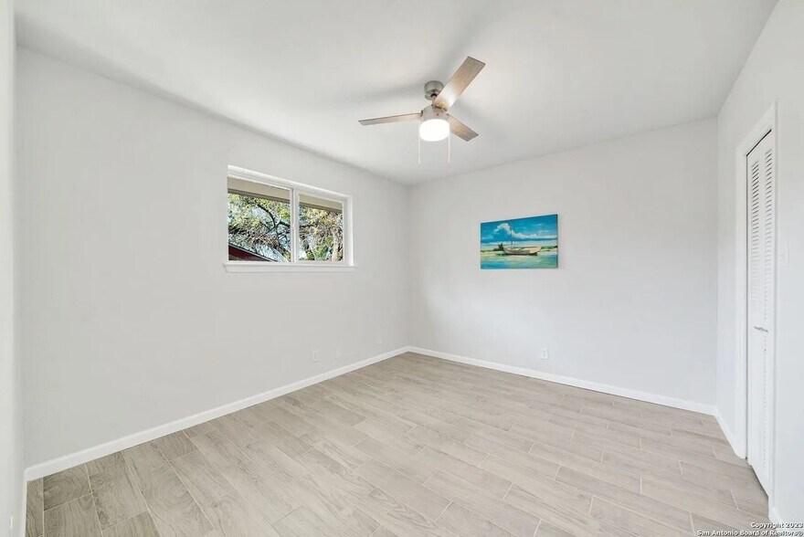 Building Photo - 6302 Handsome Lake Dr