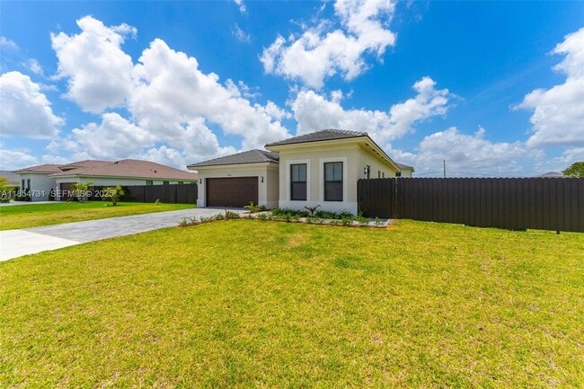 Building Photo - 32206 SW 196th Ave