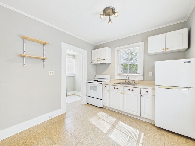 Building Photo - 1 Bed, 1 Bath Cottage Near UL!