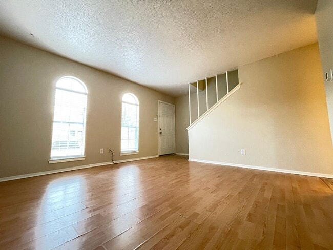 Building Photo - Affordable 2/1