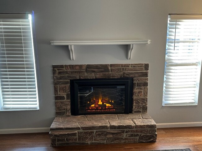 Building Photo - Beautifully maintained 2-bedroom, 2-bathroom home with a garage in Westwood