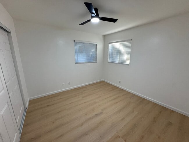 Building Photo - 4 Bedroom Home