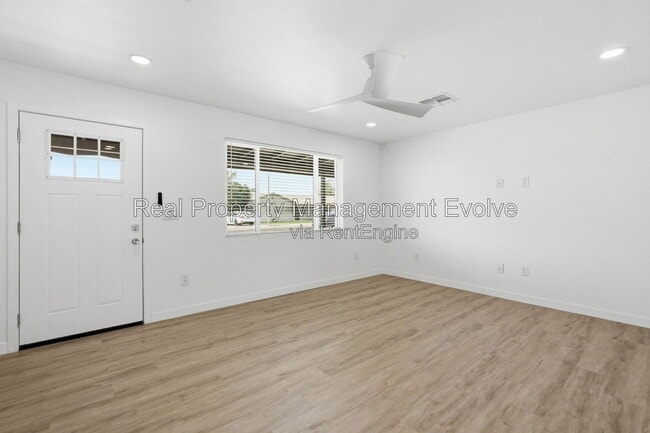 Building Photo - 7314 E Diamond St