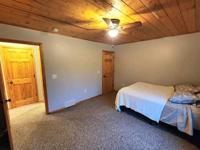 Building Photo - 6039 Morris Lake Rd