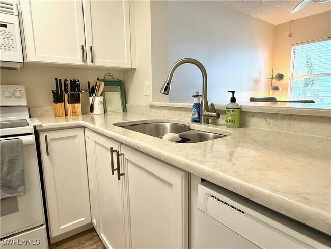 Building Photo - 109 Wading Bird Cir